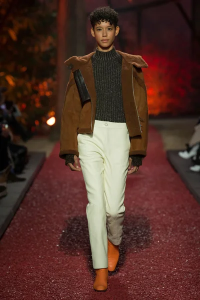 Look 39